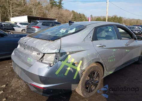 2022 Hyundai Elantra Sel z USA, uszkodzony, nr VIN 5NPLS4AG5NH075085